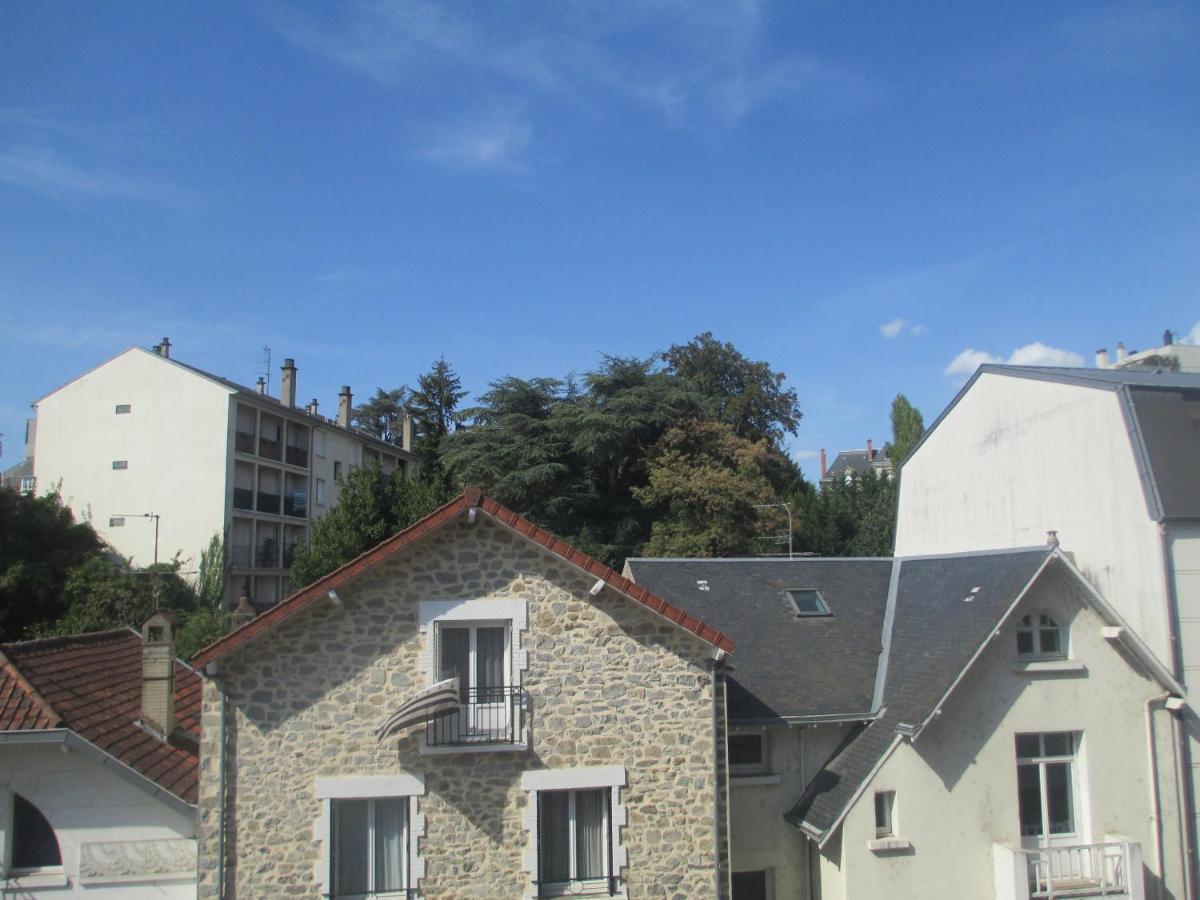 Ceanothe-inviri. Mairie. Parking Privatif Limoges
